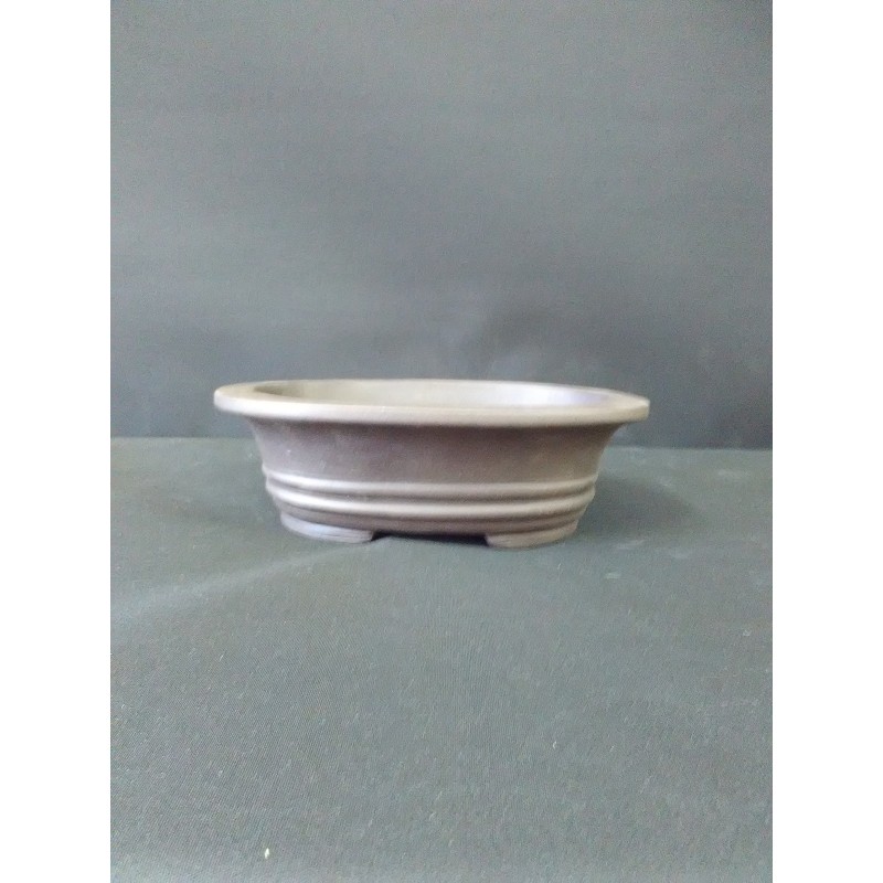 Maceta ovalada 28x24.5x7.5cm.